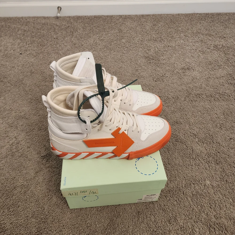 Off-White Arrow High-Top Sneakers in White & Orange - Picture 3 of 5